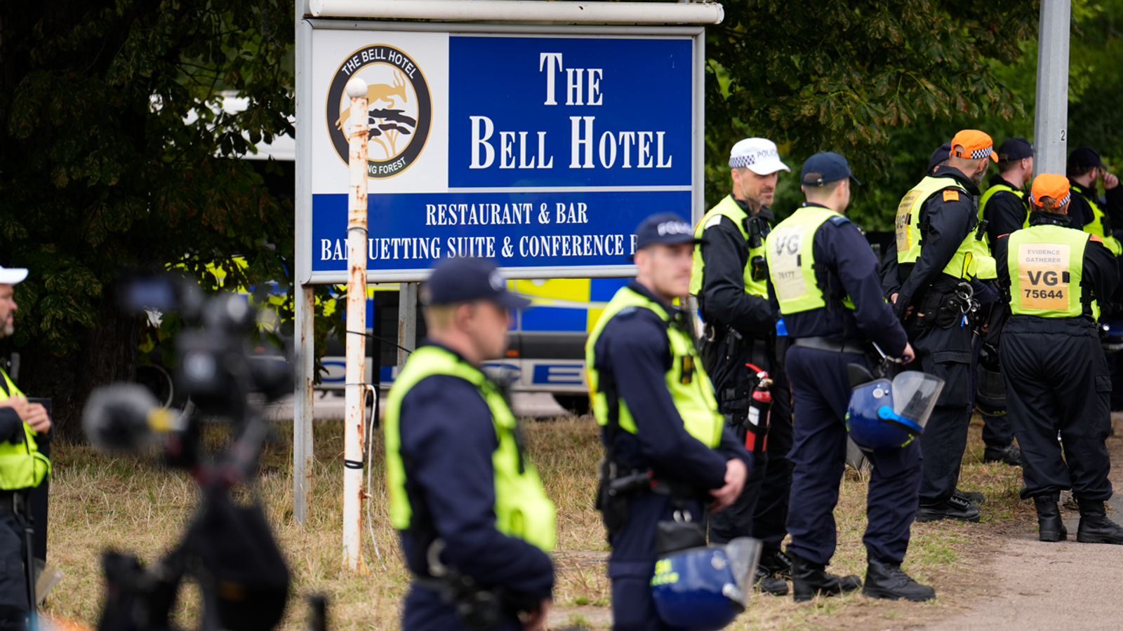 Epping leaders request meeting with home secretary over asylum hotel | Politics News