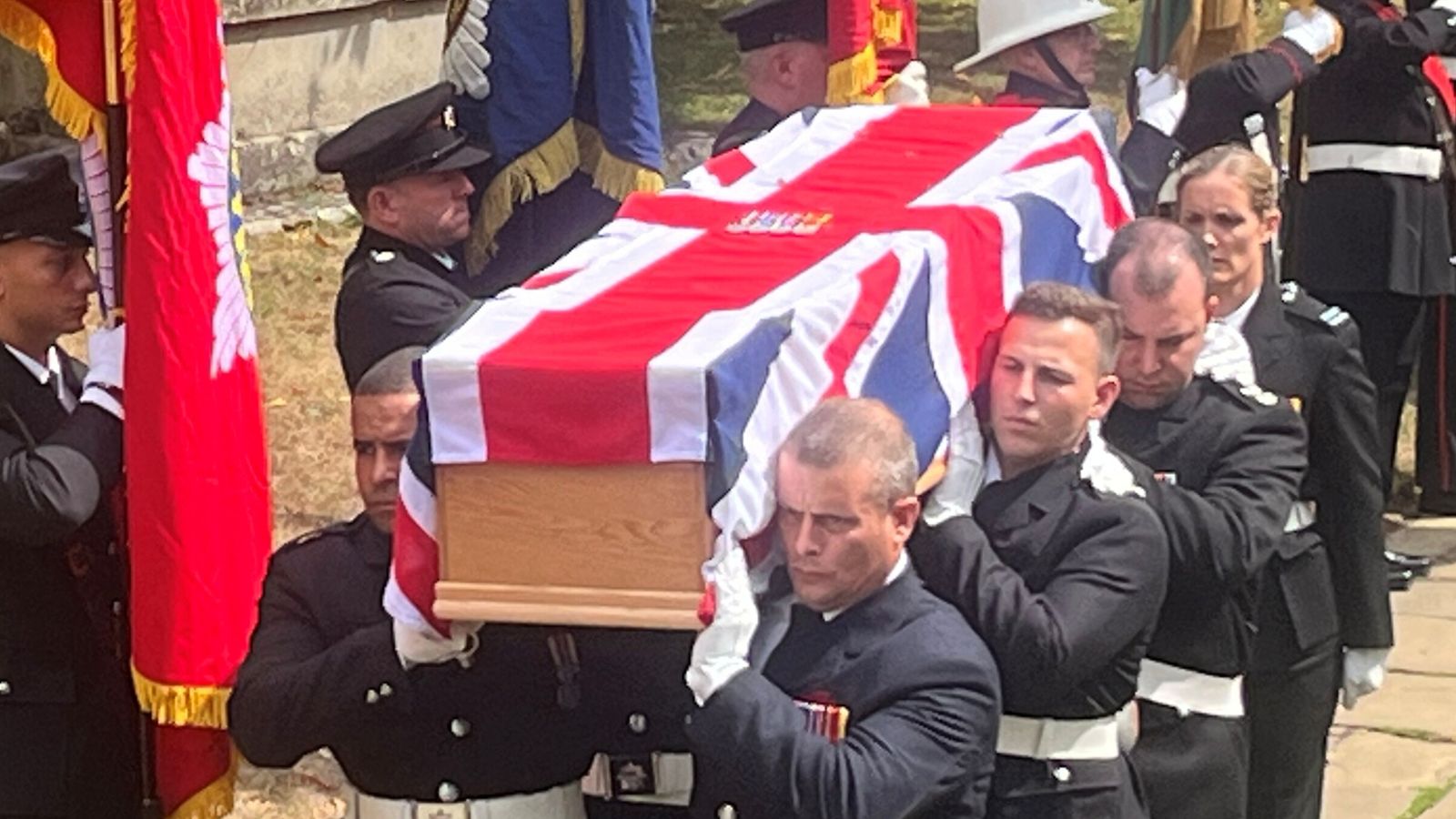 Hundreds line the streets to honour Martyn Sadler, firefighter killed in Bicester Motion blaze | UK News